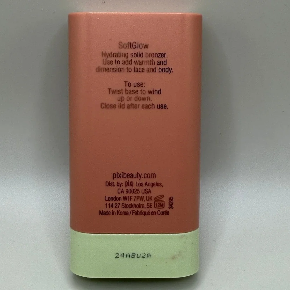 Pixi On-the-Glow BASE Foundation Moisture Stick‎